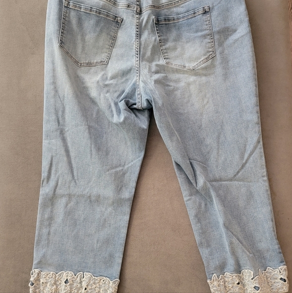 lace cuff crop denim - Picture 3 of 4